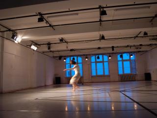 Feldenkrais into Dancing Feldenkrais into Dancing